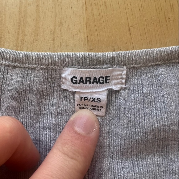 Garage cropped button down long sleeve v-neck t-shirt - Picture 5 of 6